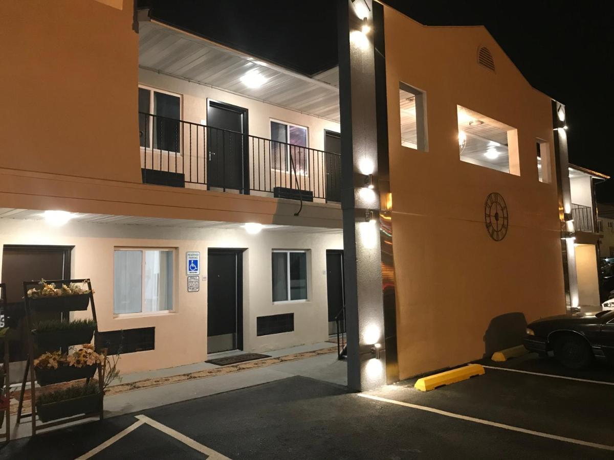 Motel The Carasaljo Lakewood Zewnętrze zdjęcie